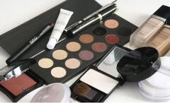 Makeup Tips: आंखों में आईलाइनर लगाते समय इन बातों का रखें ध्यान, आंखें दिखेंगी खूबसूरत