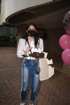 PICS: Sara Ali Khan Celebrates Her Birthday With Paparazzi Outside Saif-Kareena's House