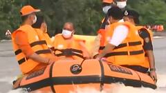 Varanasi Flood: आज हवाई सर्वे नहीं, नाव के सहारे CM Yogi ने किया प्रभावित इलाकों का दौरा | ABP Ganga