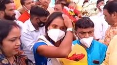 Haridwar पहुंची हॉकी टीम की खिलाड़ी Vandana Katariya, घरवालों ने किया जोरदार स्वागत | ABP Ganga
