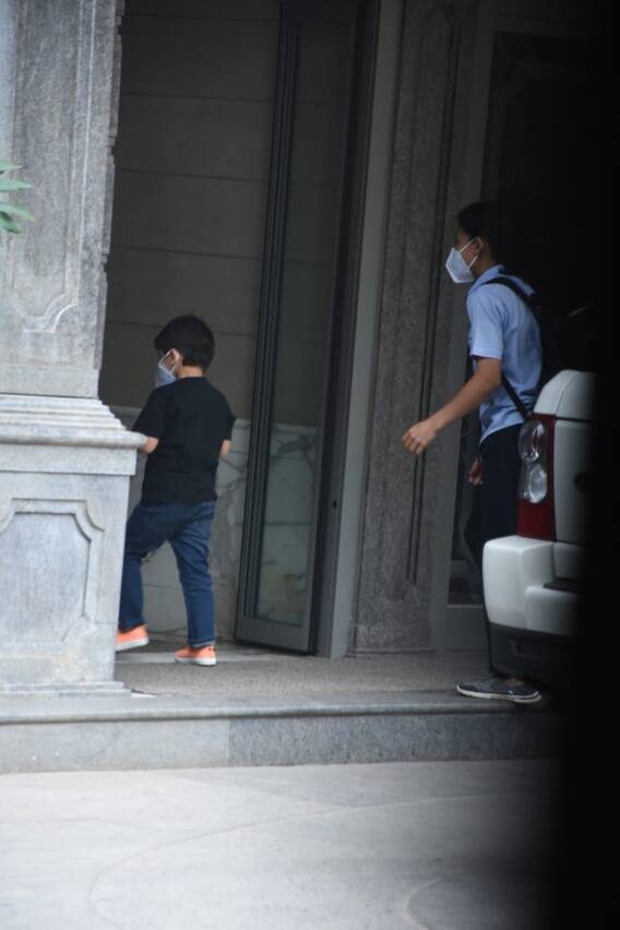 First PICS Of Kareena Kapoor-Saif Ali Khan’s Second Son Jehangir; Pataudi Family Clicked Outside Randhir Kapoor’s House