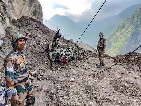 স্থানীয় পুলিশ এবং হোমগার্ডের সঙ্গে যৌথভাবে উদ্ধারকার্যে চালাচ্ছে জাতীয় বিপর্যয় মোকাবিলা বাহিনী (এনডিআরএফ) ও ইন্দো-তিব্বতীয় সীমান্ত পুলিশ(আইটিবিপি)।