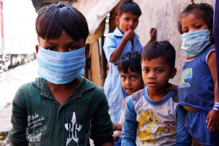 Due to increasing case of viral fever in children, the team of the center reached Firozabad sent report, also gave suggestions ANN बच्चों में वायरल बुखार के बढ़ते मामले के चलते फिरोजाबाद पहुंची केंद्र की टीम ने भेजी रिपोर्ट, सुझाव भी दिए