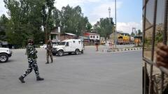 J&K: कुलगाम में लश्कर के दो आतंकी घिरे, BSF के काफिले पर हमले के बाद रातभर से जारी है एनकाउंटर