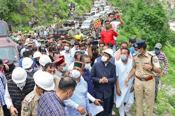 বৃহস্পতিবার ঘটনাস্থল পরিদর্শন করেন হিমাচল প্রদেশের মুখ্যমন্ত্রী জয়রাম ঠাকুর। তিনি মৃতদের নিকটাত্মীয় ও নিখোঁজদের পরিবারের সদস্যদের সঙ্গে দেখা করে সরকারের পক্ষ থেকে সবরকম সাহায্যের আশ্বাস দেন।