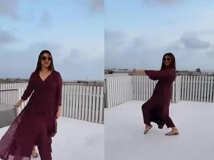 बैंगनी रंग का सूट, आंखों पर काला चश्मा...स्टाइलिश अंदाज में घर की छत पर Divyanka Tripathi ने किया Bawla Dance, देखें वीडियो Divyanka Tripthi dance video on badshah bawla song goes viral, actress share video on instagram बैंगनी रंग का सूट, आंखों पर काला चश्मा...स्टाइलिश अंदाज में घर की छत पर Divyanka Tripathi ने किया Bawla Dance, देखें वीडियो