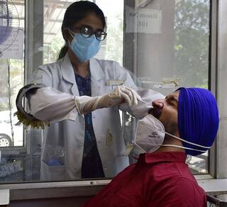 ਪੰਜਾਬ 'ਚ ਤੀਜੀ ਲਹਿਰ ਦਾ ਖ਼ਤਰਾ! ਮੁੜ ਵਧਣ ਲੱਗੇ ਕੇਸ