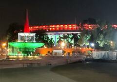 Independence Day 2021: स्वतंत्रता दिवस से पहले सजी दिल्ली, राजधानी की कई इमारतें तिरंगे की लाइटों से जगमगाई