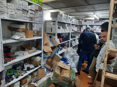 नकली ब्रांडेड फोन से सावधान! मुंबई क्राइम ब्रांच के हत्थे चढ़े दो लोग, करीब 2 करोड़ का सामान बरामद