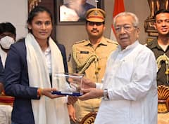 In Pics: ఏపీ గవర్నర్‌ బిశ్వభూషణ్‌ను కలిసిన పీవీ సింధు, రజనీ, సాత్విక్ సాయిరాజ్