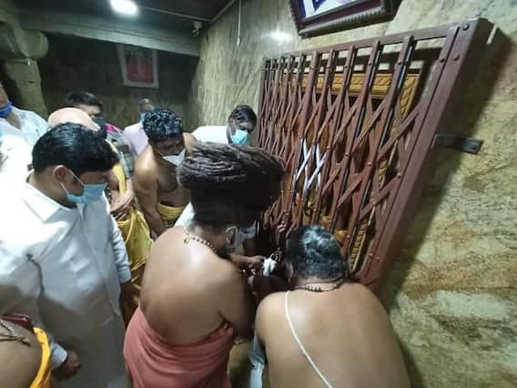 Madurai Adheenam: ஆதினம் அருணகிரிநாதர் அறைக்கு பூட்டு; எழுந்தது அடுத்த ஆதினம் யார் என்கிற பிரச்னை!
