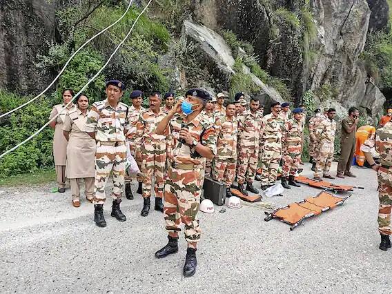 নিখোঁজ হওয়া আরও ১৫ জনকে খুঁজে বের করতে আজ সকালে নতুন করে উদ্ধার অভিযান শুরু হয়েছে। রাজ্য বিপর্যয় মোকাবিলা বাহিনীর অধিকর্তা সুদেশ কুমার মোখতা জানান, এদিন ভোর সাড়ে পাঁচটা থেকে উদ্ধার অভিযান পুনরায় শুরু হয়।