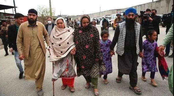 Closely monitoring safety of Afghan Hindus, Sikhs: Government ਆਖ਼ਰ ਅਫ਼ਗ਼ਾਨਿਸਤਾਨ ’ਚ ਫਸੇ ਹਜ਼ਾਰਾਂ ਸਿੱਖਾਂ ਤੇ ਹਿੰਦੂਆਂ ਨੂੰ ਤਾਲਿਬਾਨ ਤੋਂ ਕਿਵੇਂ ਬਚਾਏਗੀ ਭਾਰਤ ਸਰਕਾਰ?