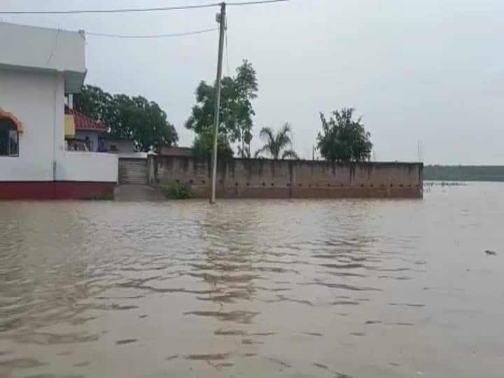 Bihar Floods: Embankment area submerged after rise in the water level of the Ganges ann Bihar Floods: गंगा के जलस्तर में वृद्धि के बाद डूबा दियारा क्षेत्र, प्रशासनिक मदद की राह देख रहे लोग
