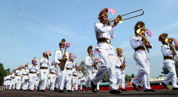 Madhya Pradesh Police band contingent during full dress rehearsal for Independence Day celebrations, at Motilal Nehru Police Stadium, in Bhopal. (Image: PTI)