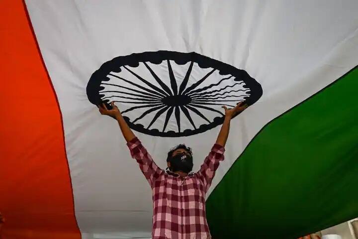 independence-day-2021-the-national-flag-of-india-is-ready-in-just-two-minutes Independence Day 2021: ਸਿਰਫ਼ ਦੋ ਮਿੰਟ 'ਚ ਬਣਕੇ ਤਿਆਰ ਹੁੰਦਾ ਹੈ ਭਾਰਤ ਦਾ ਰਾਸ਼ਟਰੀ ਧਵਜ ਤਿਰੰਗਾ, ਜਾਣੋ ਪੂਰੀ ਪ੍ਰਕਿਰਿਆ 