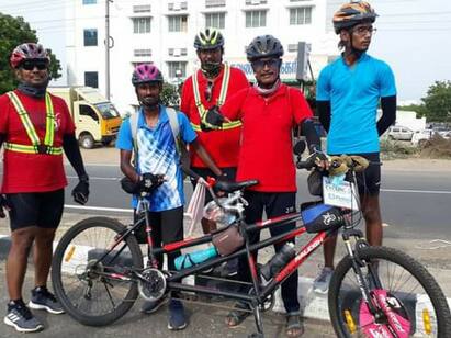 Cycle ride to Kanyakumari Visit Karur emphasizing physical health உடல் ஆரோக்கியத்தை வலியுறுத்தி கன்னியாகுமரி வரை சைக்கிள் பயணம்  மேற்கொள்ளும் குழு கரூர் வருகை