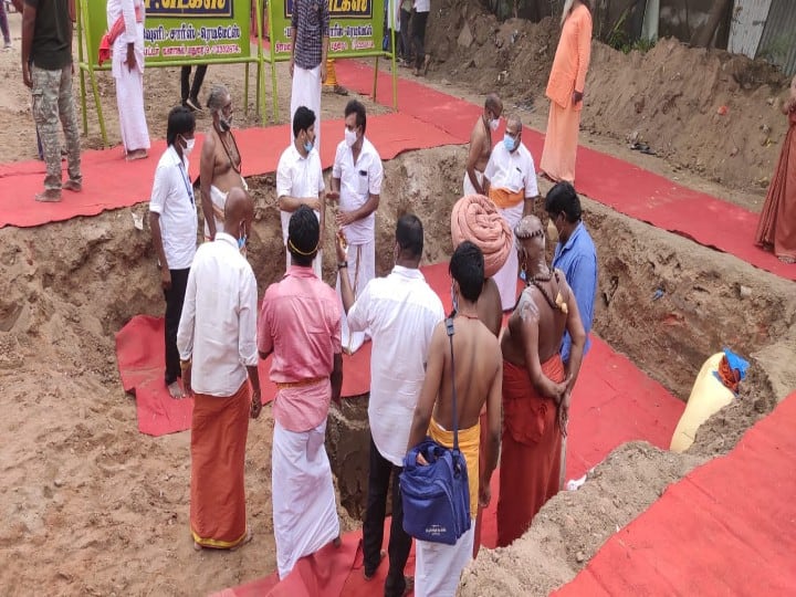 The body of the 292nd Aadeen of Madurai was cremated Madurai Adheenam: நல்லடக்கம் செய்யப்பட்டது மதுரையின் 292-வது ஆதீனத்தின் உடல்!