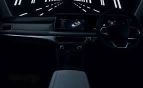 ਇਸ ਦੇ ਹੈਂਡਲਬਾਰ 'ਤੇ ਸੈਂਸਰ ਲੱਗੇਗਾ ਯਾਨੀ ਜਦੋਂ ਵੀ ਕੋਈ ਇਸ ਨੂੰ ਛੂਹੇਗਾ ਜਾਂ ਚਾਬੀ ਦੀ ਵਰਤੋਂ ਕਰਕੇ ਕਾਰ ਨੂੰ ਅਨਲੌਕ ਕਰੇਗਾ, ਦਰਵਾਜ਼ੇ ਦਾ ਹੈਂਡਲ ਆਪਣੇ ਆਪ ਬਾਹਰ ਆ ਜਾਵੇਗਾ। ਇਸੇ ਤਰ੍ਹਾਂ, ਜਦੋਂ ਕਾਰ ਲੌਕ ਹੋਣ 'ਤੇ ਹੈਂਡਲ ਬਾਰ ਕਾਰ ਦੇ ਪੈਨਲ 'ਤੇ ਵਾਪਸ ਚਲਿਆ ਜਾਵੇਗੀ।