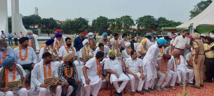 ਮੁੱਖ ਮੰਤਰੀ ਨੇ ਖੁਲਾਸਾ ਕੀਤਾ ਕਿ ਜੀਐਨਡੀਯੂ ਵੱਲੋਂ ਜਲ੍ਹਿਆਂਵਾਲਾ ਬਾਗ ਦੇ ਸ਼ਹੀਦਾਂ ਅਤੇ ਸੈਲੂਲਰ ਜੇਲ੍ਹ, ਪੋਰਟ ਬਲੇਅਰ ਵਿੱਚ ਕੈਦ ਕੀਤੇ ਗਏ ਆਜ਼ਾਦੀ ਘੁਲਾਟੀਆਂ ਬਾਰੇ ਖੋਜ ਕਰਨ ਲਈ ਇਤਿਹਾਸਕਾਰਾਂ ਅਤੇ ਖੋਜ ਵਿਦਵਾਨਾਂ ਦੀ ਇੱਕ ਵਿਸ਼ੇਸ਼ ਖੋਜ ਟੀਮ ਦਾ ਗਠਨ ਕੀਤਾ ਗਿਆ ਹੈ।