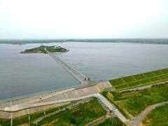 In Pics: మబ్బుల మాటు నుంచి రంగనాయక సాగర్‌ను చూడండి.. ఎంత అందమో.. డ్రోన్ ఫోటోలు