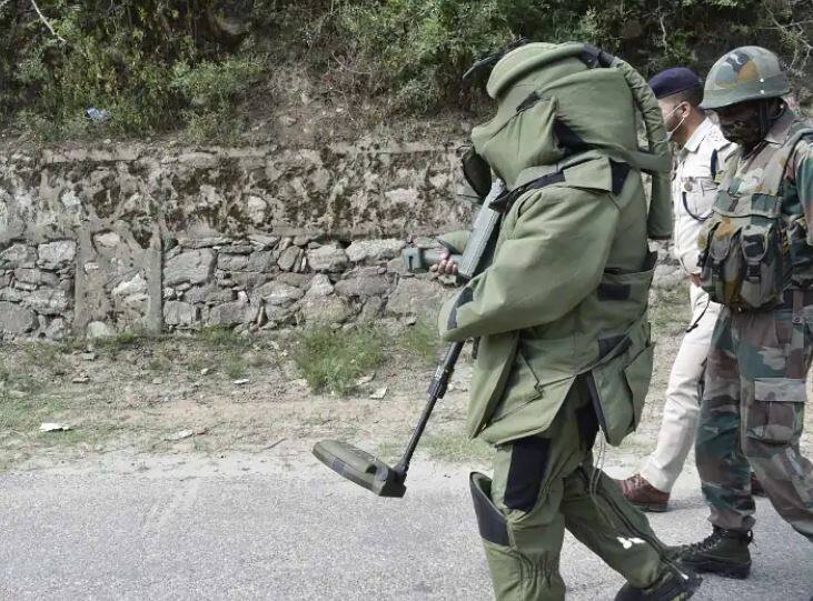jammu kashmir kishtwar explosive defused  security forces four terrorists arrested જમ્મુ કાશ્મીરમાં જૈશ-એ-મોહમ્મદના મોડ્યુલનો પર્દાફાશ, 4 આતંકીઓની ધરપકડ