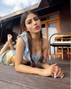 ਮਾਲਦੀਵ ਪਹੁੰਚ ਕੇ ਮੌਨੀ ਰਾਏ ਨੇ ਇਸ ਤਰ੍ਹਾਂ ਦਿਖਾਈ ਪਤਲੀ ਕਮਰ ਦੀਆਂ ਅਦਾਵਾਂ