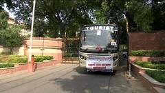 Neeraj Chopra & other Indian Olympians heading towards Rashtrapati Bhavan to meet President Kovind