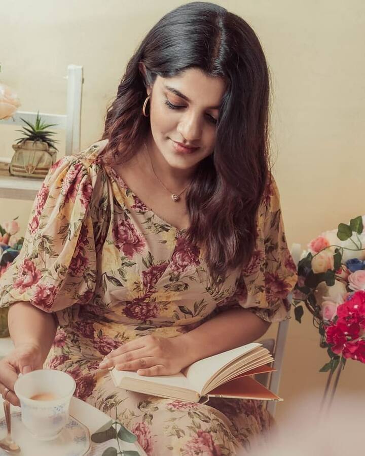 எட்டு தோட்டாக்கள் படத்திற்கு பிறகு சர்வம் தாளமயம் படத்தில் நடித்தார்