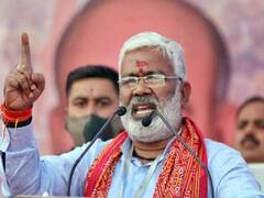 स्वतंत्र देव सिंह की फिसली जुबान, बोले- अपनी विचारधारा से जोड़ दो, पागलों की तरह सालों घूमता रहेगा