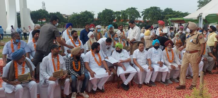 ਬਹੁਤ ਸਾਰੇ ਸ਼ਹੀਦਾਂ ਦੇ ਪਰਿਵਾਰਾਂ ਦੇ ਨਾਲ, ਮੁੱਖ ਮੰਤਰੀ ਨੇ ਯਾਦਗਾਰ ਨੂੰ ਪੰਜਾਬ ਦੇ ਲੋਕਾਂ ਦੀ ਯਾਦ ਨੂੰ ਸਮਰਪਿਤ ਕਰਦੇ ਹੋਏ ਕਿਹਾ ਕਿ ਕਤਲੇਆਮ ਵਾਲੀ ਥਾਂ 'ਤੇ ਇਹ ਦੂਜੀ ਯਾਦਗਾਰ ਉਨ੍ਹਾਂ ਸਾਰੇ ਅਣਜਾਣ ਸ਼ਹੀਦਾਂ ਨੂੰ ਸ਼ਰਧਾਂਜਲੀ ਹੈ ਜਿਨ੍ਹਾਂ ਨੇ ਜਲ੍ਹਿਆਂਵਾਲਾ ਬਾਗ ਦੇ ਸਾਕੇ ਦੌਰਾਨ ਆਪਣੀਆਂ ਜਾਨਾਂ ਵਾਰੀਆਂ।