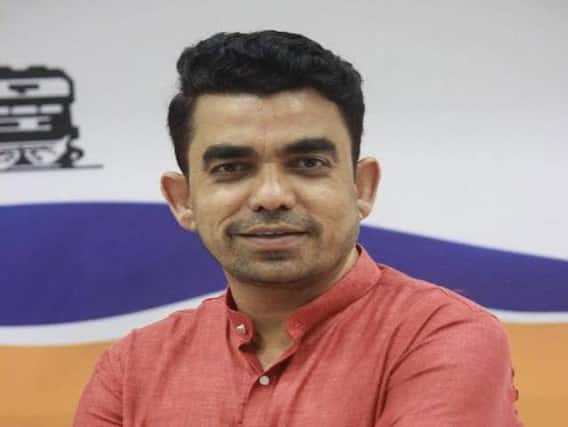 मनसे नेते गजानन काळेंवरील गुन्हे मागे घेण्यासाठी पोलिसांचा दबाव, भ्रष्टाचारातून कमवली करोडोंची संपत्ती; पत्नी संजीवनी काळेंचा आरोप मनसे नेते गजानन काळेंवरील गुन्हे मागे घेण्यासाठी पोलिसांचा दबाव, भ्रष्टाचारातून कमवली करोडोंची संपत्ती; पत्नी संजीवनी काळेंचा आरोप