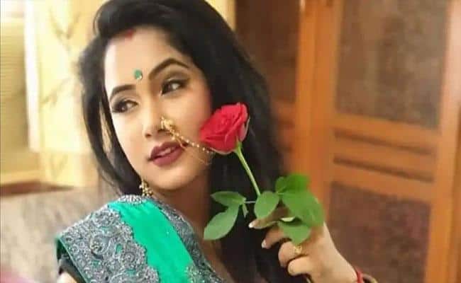 Bhojpuri actress Trisha Kar Madhu's private video with boyfriend leaks online Bhojpuri Actor Video Leaked Online : బాయ్ ఫ్రెండ్ తో ఏకాంతంగా.. నటి త్రిష ప్రైవేట్ వీడియో వైరల్..