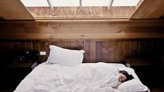 Health Tips : কেন পর্যাপ্ত পরিমাণে ঘুম শরীরের জন্য দরকারী?