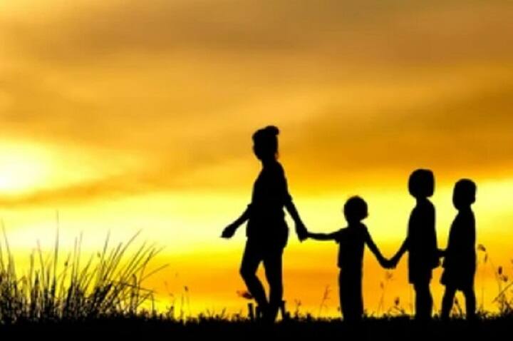 Jagitial mother pushed her two sons into the well, saying them would show the tiger Jagitial: పెద్దపులిని చూపిస్తానని ఆశపెట్టి పిల్లల్ని తీసుకెళ్లిన తల్లి.. ఏడుస్తూ తిరిగొచ్చిన చిన్న కొడుకు.. గ్రామస్తులు షాక్