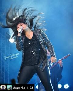 Sunidhi Chauhan Birthday : सुनिधी चौहानचा आज वाढदिवस, वयाच्या चौथ्या वर्षापासून केली गायनाला सुरुवात