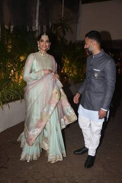 मांग टीका, झुमके और गले में हार... बहन Rhea Kapoor की शादी में बला की खूबसूरत लगीं Sonam Kapoor, पापा Anil Kapoor का दिखा ट्रेडिशनल लुक