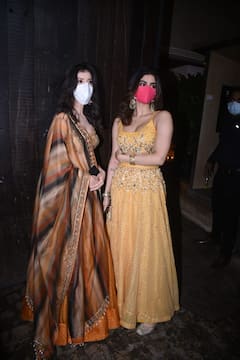 Rhea Kapoor-Karan Bhoolani Wedding: Shanaya, Khushi & Other Family Members Arrive At Anil Kapoor's Bungalow