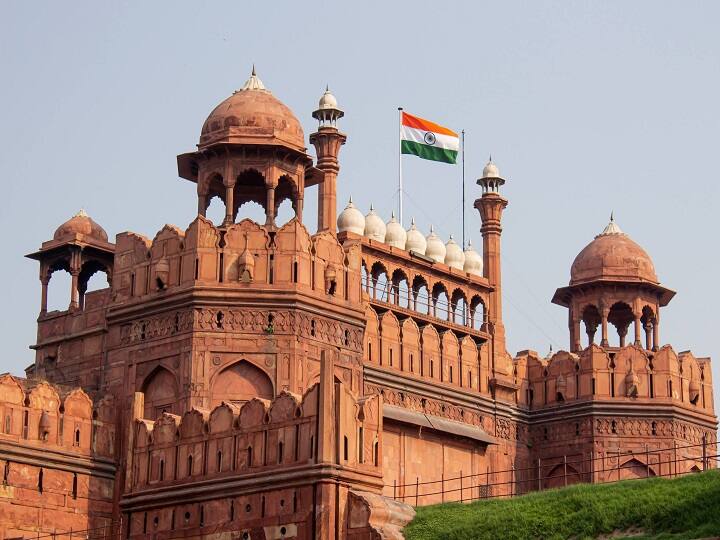 Independence Day: 9 anti drones, 300 CCTV, 5000 jawan, security system at Red Fort on August 15 Independence Day: 9 एंटी ड्रोन, 300 CCTV, 5000 जवान, 15 अगस्त को लाल किला पर ऐसी होगी सुरक्षा व्यवस्था