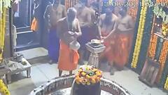 Controversy over Kailash Vijayvargiya's VIP treatment at temple