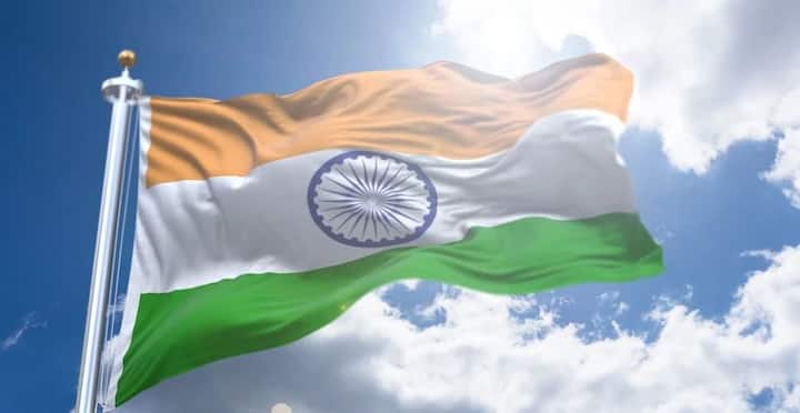 আসল বিষয়টি ঠিক কী? ১৯৪৭ সালের ১৫ অগাস্ট স্বাধীন হয় দেশ। সেই হিসেবে ১৯৪৭-এর ১৫ অগাস্টকে যদি প্রথম স্বাধীনতা দিবস ধরা হয় সেই অনুযায়ী আজ অর্থাৎ ২০২১-এর ১৫ অগাস্টটি ভারতের ৭৫ তম স্বাধীনতা দিবস হবে।  ১৯৪৭ সালের ১৫ অগাস্টকে যদি প্রথম স্বাধীনতা দিবস হিসাবে ধরা হয়, সে ক্ষেত্রে ২০২১ সালেই ৭৫ তম স্বাধীনতা দিবস।