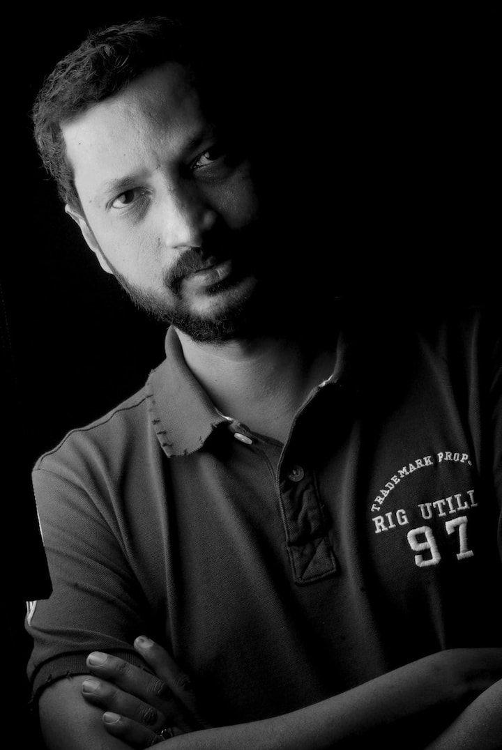 காற்றில் பறந்து பறவை மறைந்த பிறகும் கிளை தொடங்கிய நடனம் முடியவில்லை!