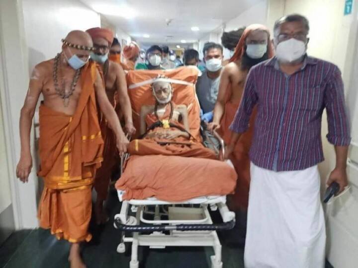 Madurai Sannidanam Adinathin Funeral Procession is held in Madurai Madurai Adheenam: ஆதீன மடத்தில் அருணகிரிநாதர் பூதஉடல்: மதுரையில் குவிந்த மடாதிபதிகள்; அடுத்த ஆதீனம் ‛ரெடி’!