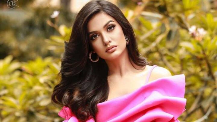 दिव्या अग्रवाल – कई रिएलिटी शोज में नजर आ चुकी एक्ट्रेस दिव्या अग्रवाल को हर हफ्ते 2 लाख रुपये की रकम दी जाती है.