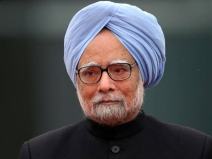 Former PM Manmohan Singh reached home after being discharged from the hospital wife Gursharan Kaur thanked doctors Manmohan Singh Health: अस्पताल से डिस्चार्ज होकर घर पहुंचे पूर्व पीएम मनमोहन सिंह, पत्नी गुरशरण कौर ने कही ये बात