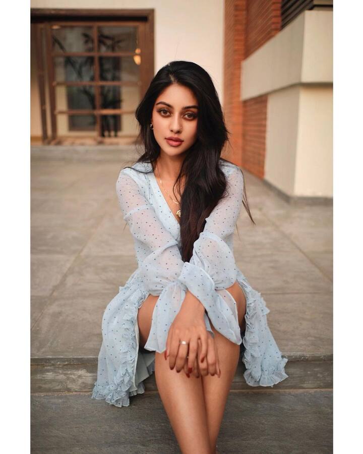 (Courtesy : Instagram) ఈ ఫోటోలు నెట్టింట్లో వైరల్ అవుతున్నాయి.