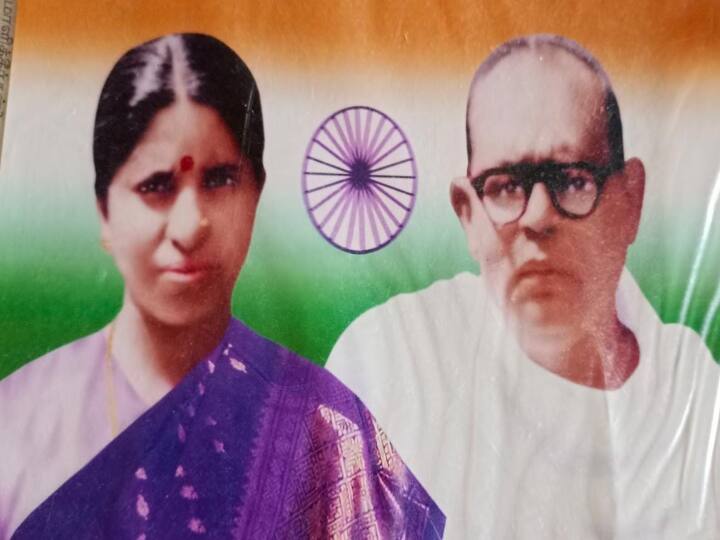First indian nation flag hoisted at delhi red fort was weaved at gudiyatham near vellore செங்கோட்டையில் பறக்கும் தேசியக்கொடி நெய்யப்பட்டது இங்குதான்.. குடியாத்தம் முதல் செங்கோட்டை வரை.. கொடியின் கதை..!