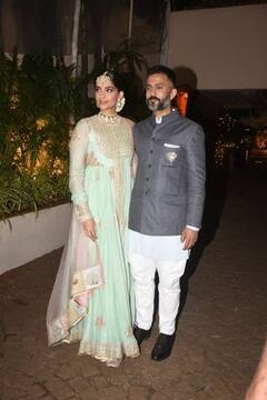 Rhea Kapoor Wedding: बहन रिया की शादी में माथे पर टीका और बालों में गजरा लगाए रानी की तरह सजी-संवरी दिखीं सोनम कपूर, पति आनंद के साथ दिए जमकर पोज