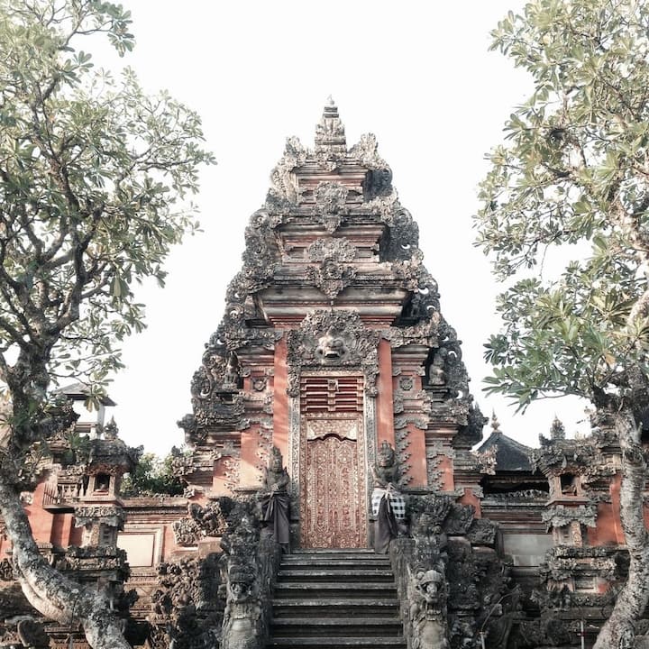 কম্বোডিয়ার অঙ্কর ভাট। বিশাল এই মন্দিরটি সিয়েম রিপ শহরে অবস্থিত(ছবি সৌজন্যে : Pixabay)