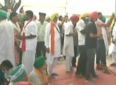 Singhu Border पर किसानों ने फहराया तिरंगा, जोश के साथ मनाया गया स्वतंत्रता दिवस | Ground Report